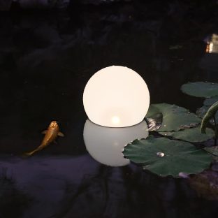 直径20cmソーラープールボール カラー7色と昼光色 電球色 白色  SmartLighting  明るさ最大60Lm 防水規格IP65　型番：GW-RMDO319/V-F-20